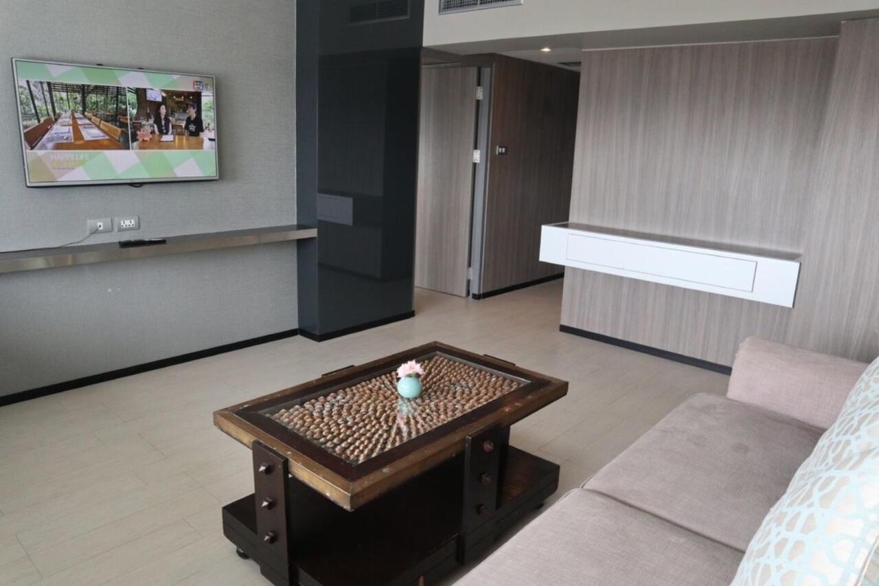 Pearl Suite